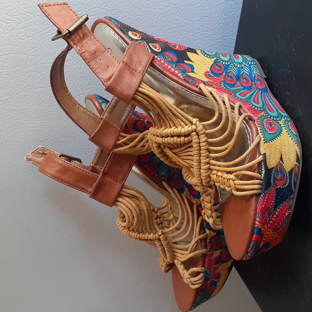 DoDk Fashion Peacock Pattern Wedges